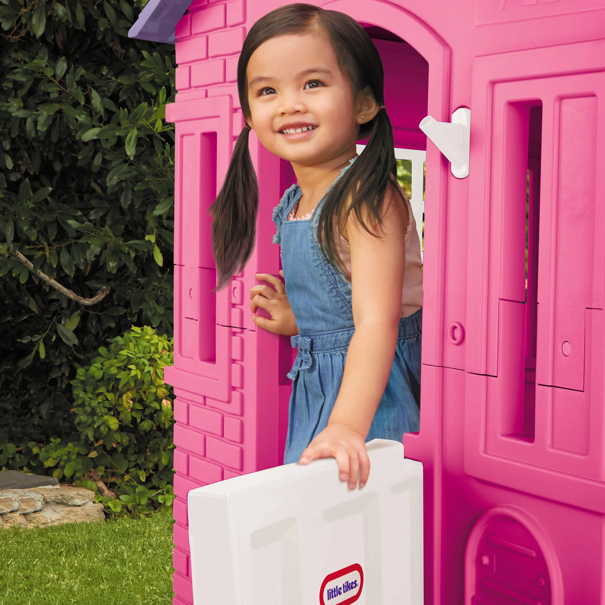 Cape Cottage Playhouse™ - Pink