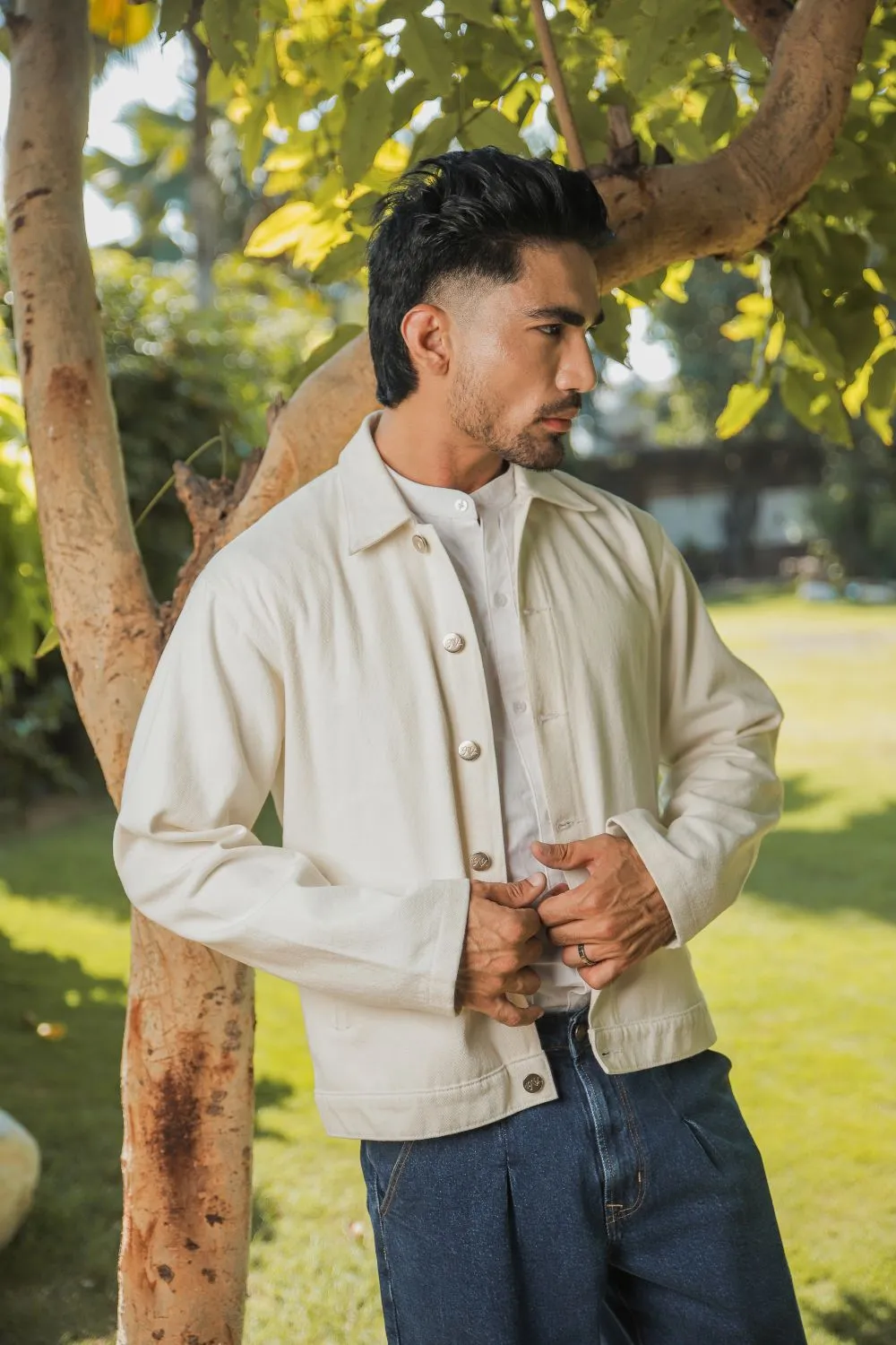 Classic White Shacket & Blue Urban Pleat Jeans Look