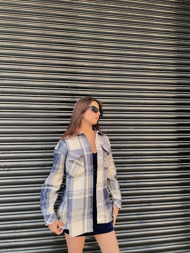 Oversized shacket in white and navy blue check print